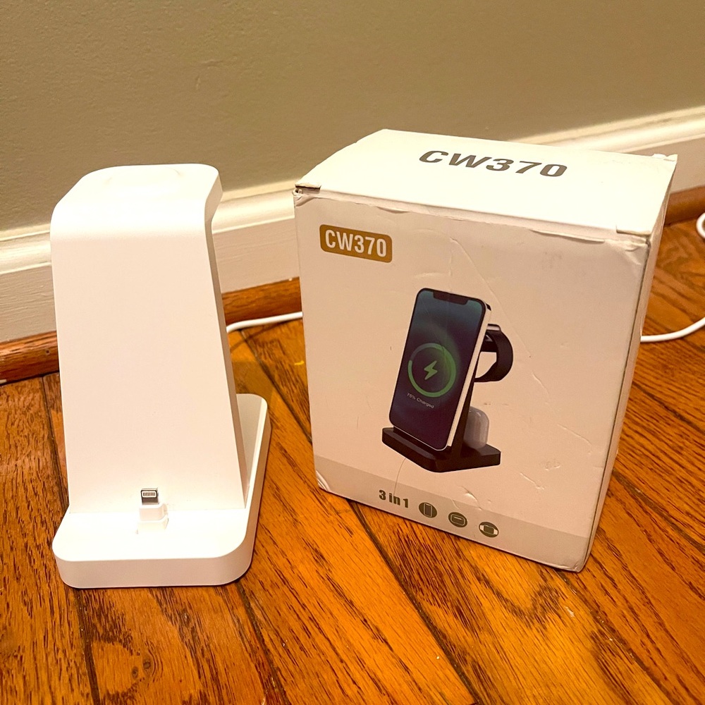 3 in 1 Charging Station